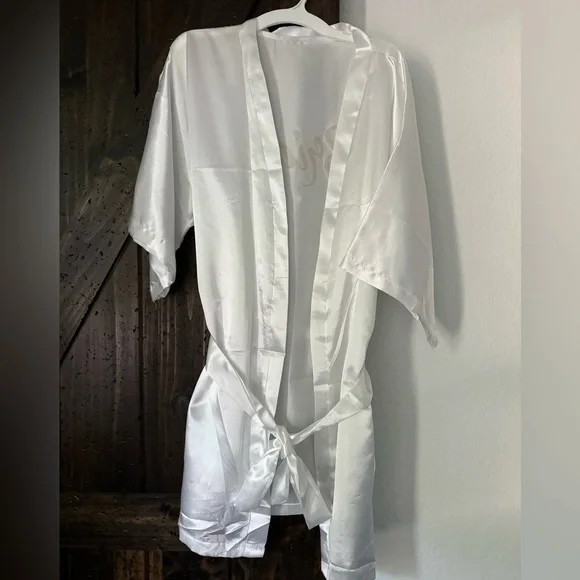 Bride Robe (small) - Picture 2 of 2